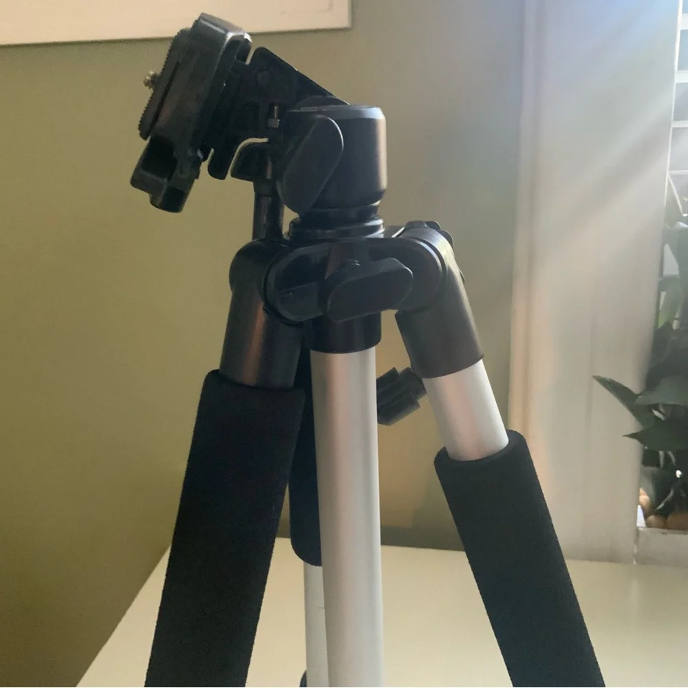XIT Photo PRO SERIES TRIPOD FOR CAMCORDS & DSLRs NEW